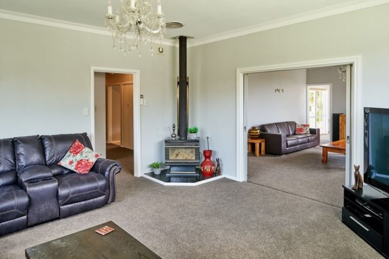 Photo of property in 10 Ngatitoa Street, Tawa, Wellington, 5028