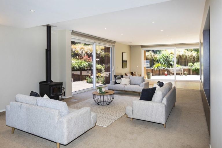 Photo of property in 2 Hyllton Heights, Lyttelton, 8082