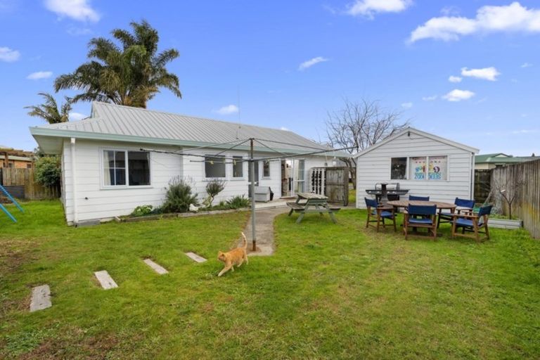 Photo of property in 16 Longstead Avenue, Papamoa Beach, Papamoa, 3118