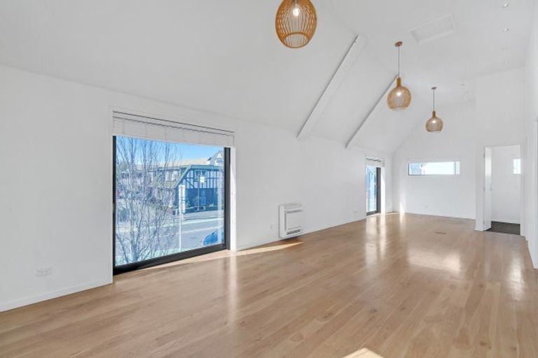 Photo of property in 99 Papanui Road, Merivale, Christchurch, 8014