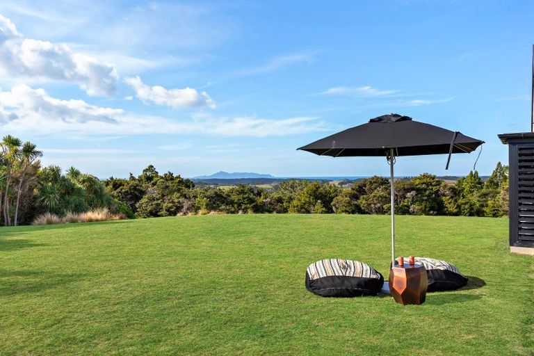 Photo of property in 34 Aroha Road, Te Arai, Wellsford, 0975