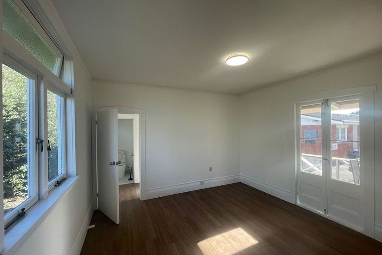 Photo of property in 22 Grande Vue Road, Hillpark, Auckland, 2102