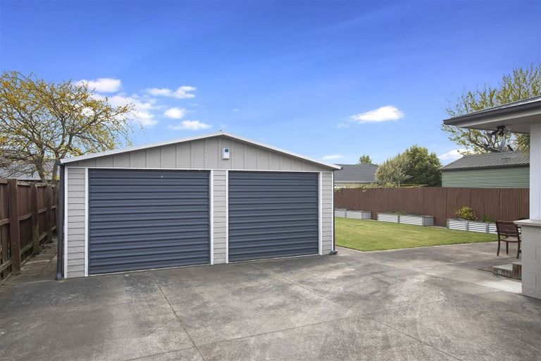 Photo of property in 69 Farquhars Road, Redwood, Christchurch, 8051