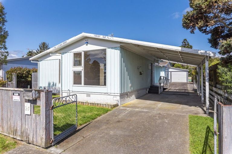 Photo of property in 24 Makarini Street, Paraparaumu, 5032