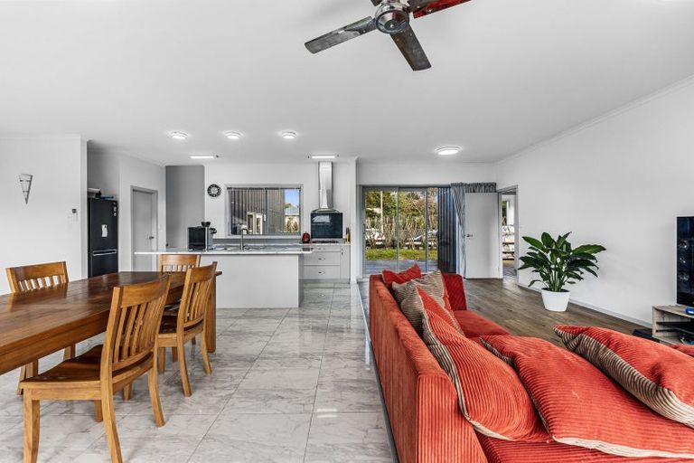 Photo of property in 962 Kahikatea Flat Road, Waitoki, Kaukapakapa, 0871