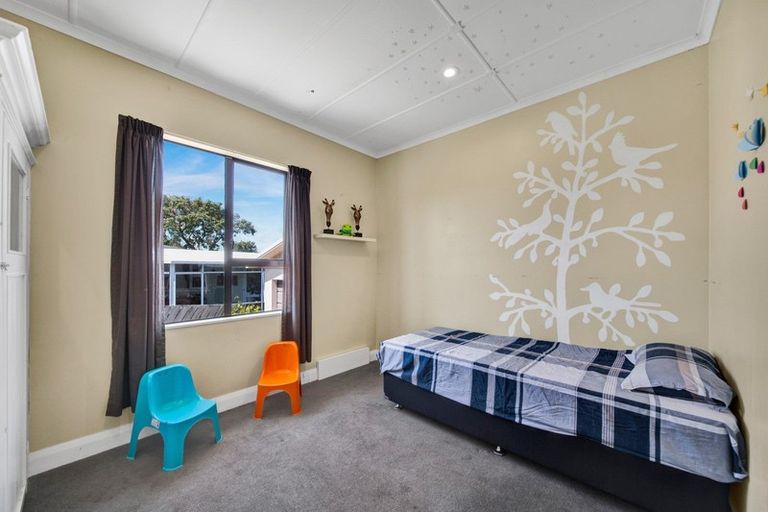 Photo of property in 28 Maratahu Street, Westown, New Plymouth, 4310