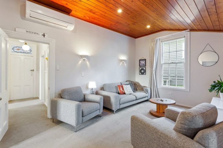 Photo of property in 1 Karaka Street, Helensville, 0800