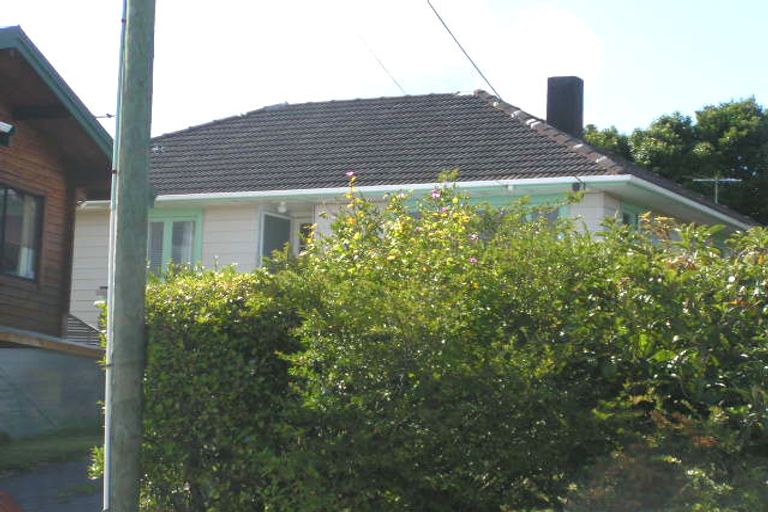 Photo of property in 2/4 Pax Avenue, Forrest Hill, Auckland, 0620