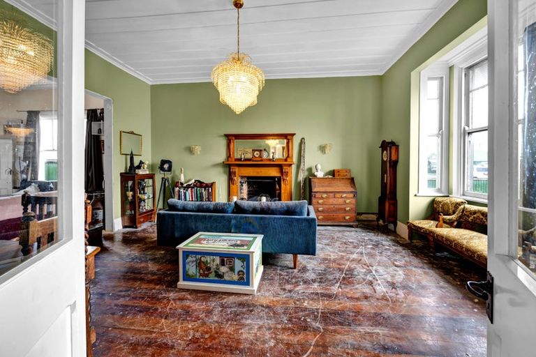 Photo of property in 194 High Street, Eltham, 4322