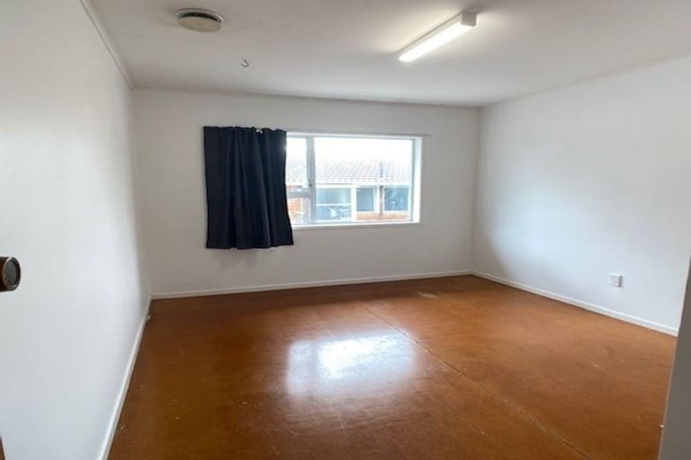 Photo of property in 302 Royal Road, Massey, Auckland, 0614