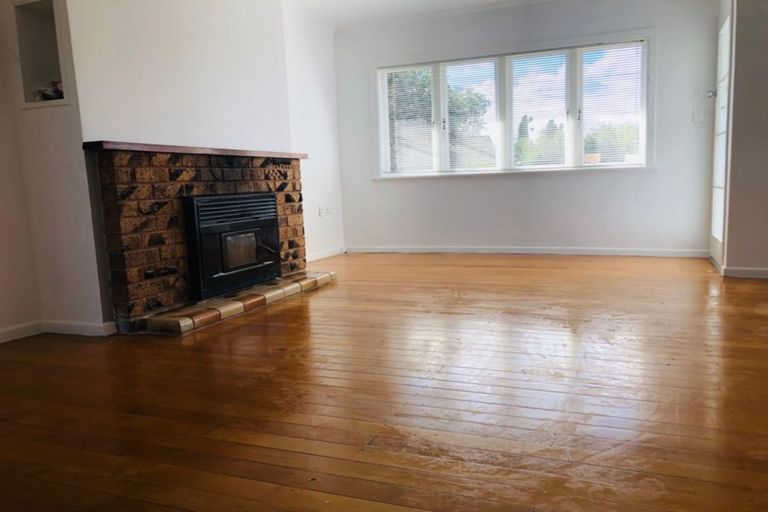 Photo of property in 27 Cameron Street, Papakura, 2110