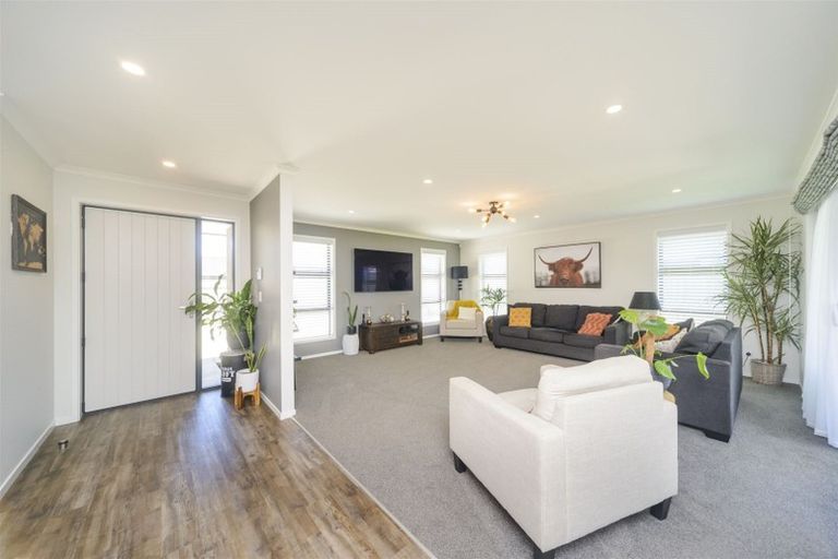 Photo of property in 22 Monarch Drive, Ashhurst, 4810