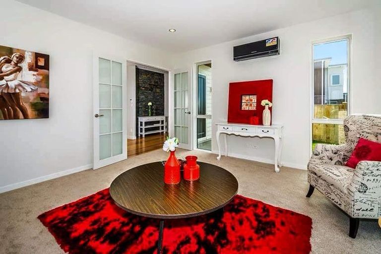 Photo of property in 15 Westerley Place, Long Bay, Auckland, 0630