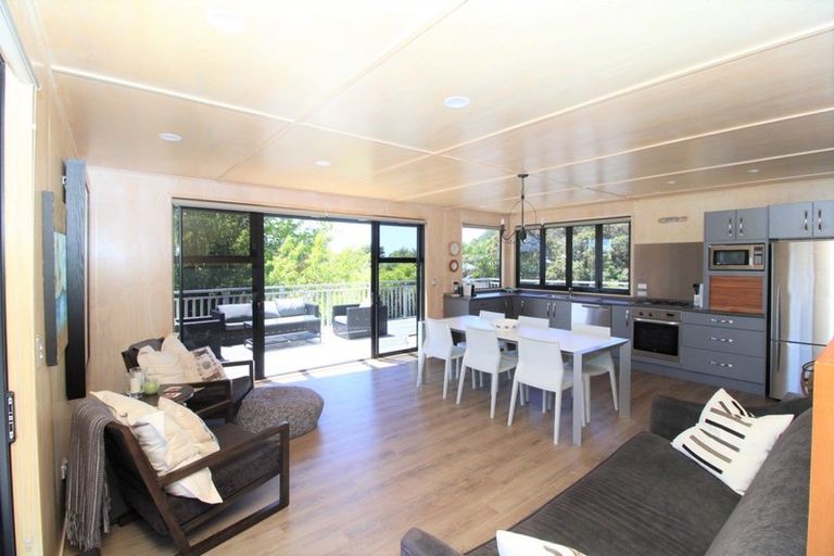 Photo of property in 112 Winslow Place, Matarangi, Whitianga, 3592