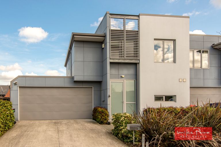 Photo of property in 21 Picton Avenue, Riccarton, Christchurch, 8011