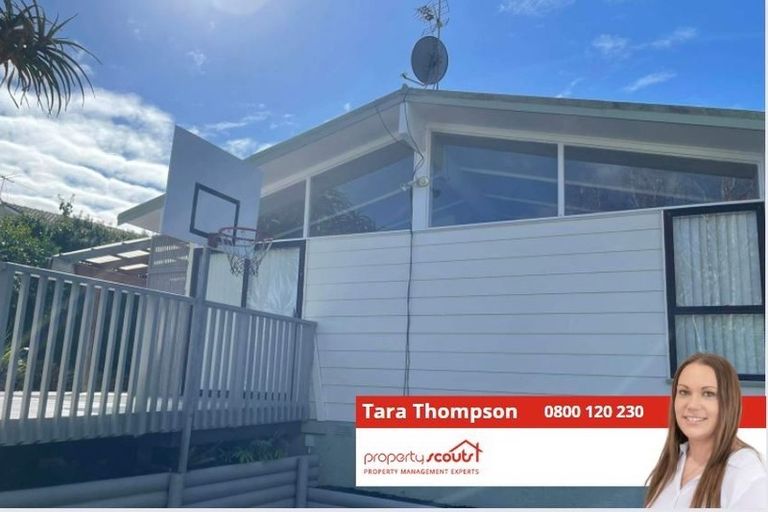 Photo of property in 64 Tamahere Drive, Glenfield, Auckland, 0629
