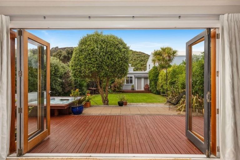 Photo of property in 45 Tuatoru Street, Eastbourne, Lower Hutt, 5013