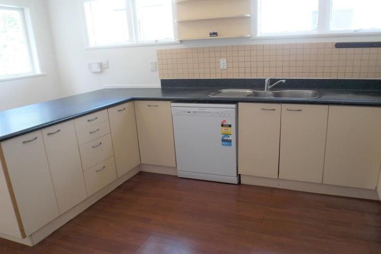 Photo of property in 142 Parkvale Road, Karori, Wellington, 6012