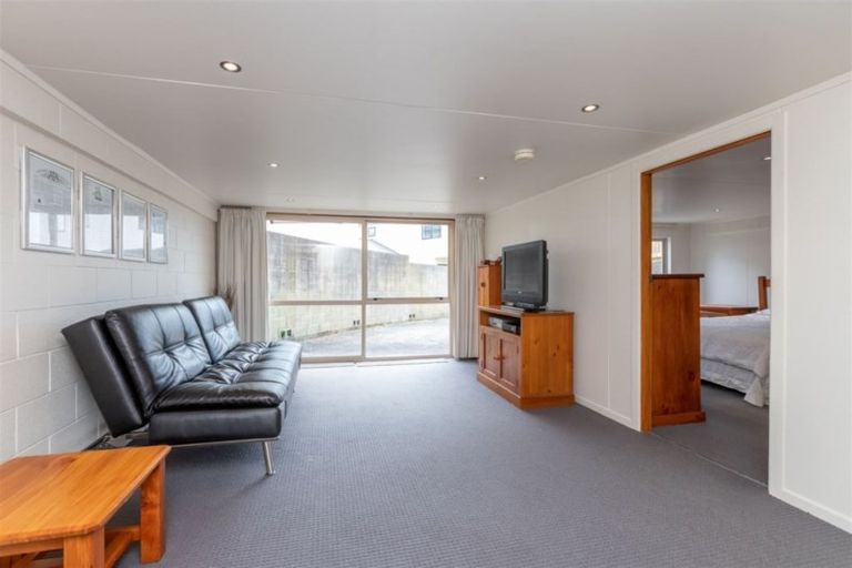 Photo of property in 1 Gibson Road, Dinsdale, Hamilton, 3204