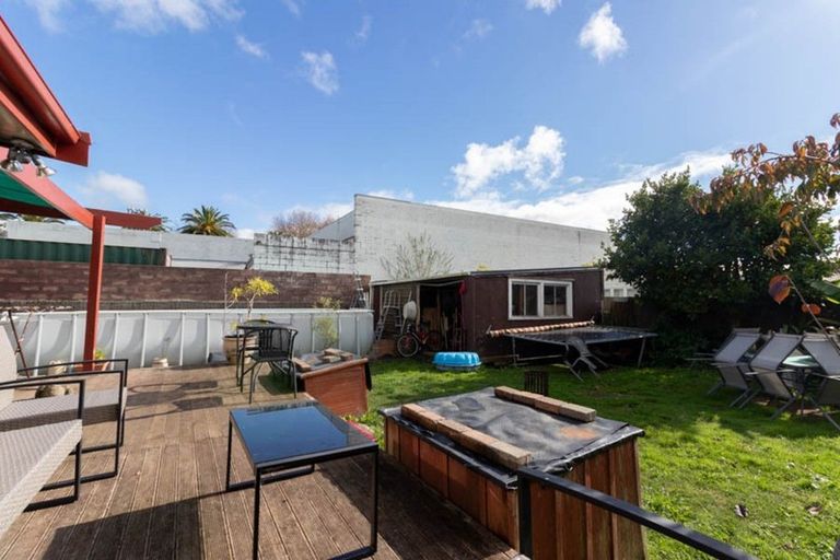 Photo of property in 6 Station Road, Paeroa, 3600