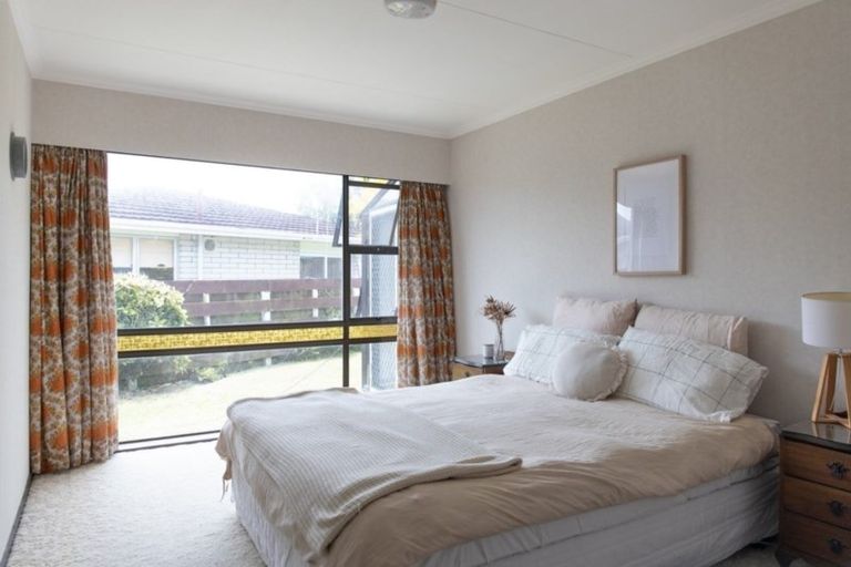 Photo of property in 18 Cecil Place, Cloverlea, Palmerston North, 4412