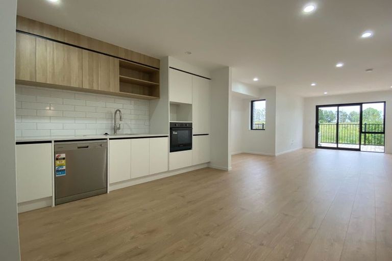 Photo of property in 36 Sinton Road, Hobsonville, Auckland, 0618