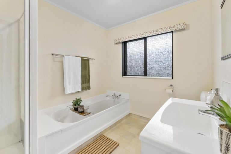 Photo of property in 23 Hurunui Street, Waikanae, 5036