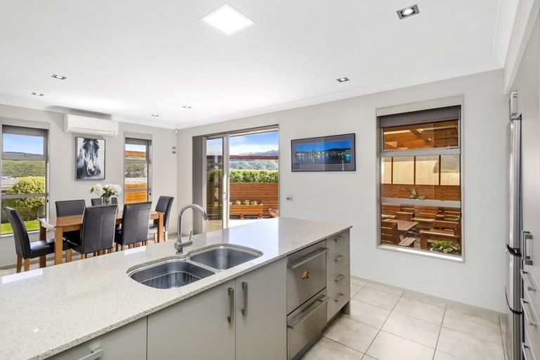 Photo of property in 101 Bing Lucas Drive, Tawa, Wellington, 5028