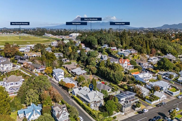 Photo of property in 62 Gilbert Street, New Plymouth, 4310