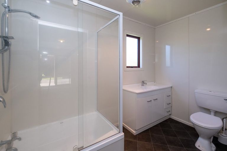 Photo of property in 24 Montjoy Street, Stratford, 4332