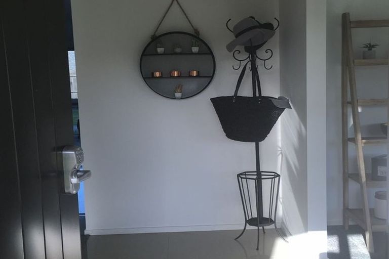 Photo of property in 178 Helenslee Road, Pokeno, 2472