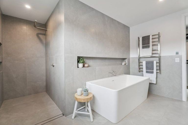 Photo of property in 13 Quigley Crescent, Cromwell, 9310