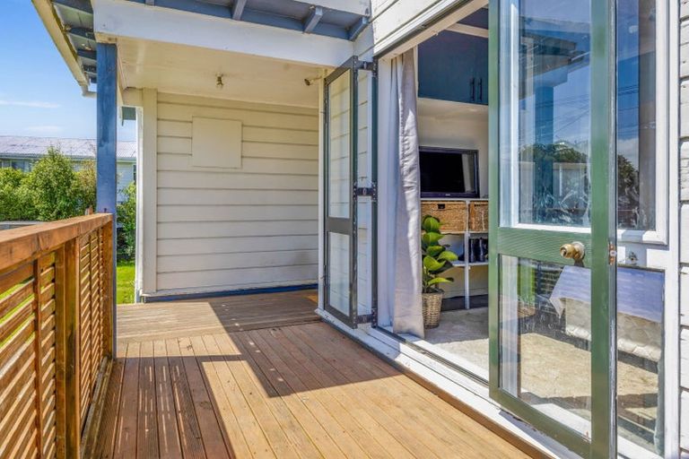 Photo of property in 18 Cumming Street, Okato, 4335