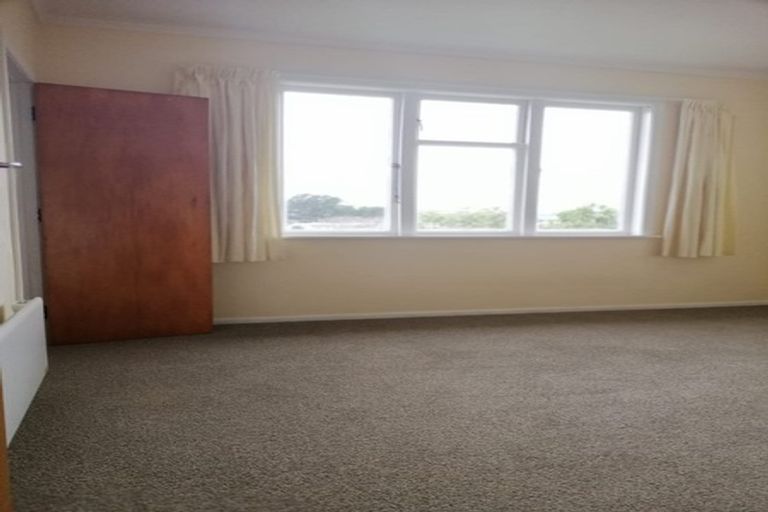 Photo of property in 32 Arapiko Street, Johnsonville, Wellington, 6037