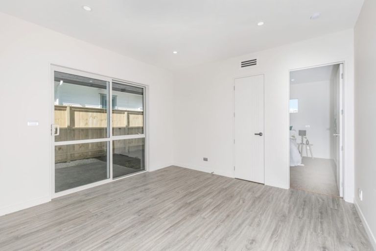 Photo of property in 6 Rauaruhe Road, Karaka, Papakura, 2113