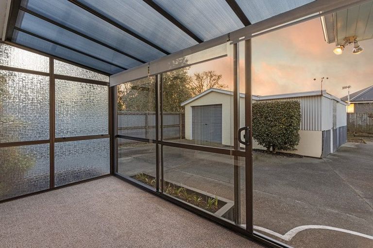 Photo of property in 10 Mappleton Avenue, Burnside, Christchurch, 8053