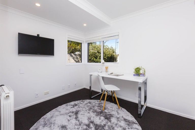 Photo of property in 16 Comeskey Grove, Elderslea, Upper Hutt, 5018