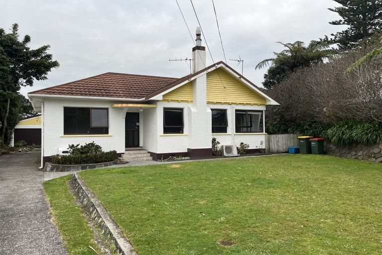 Photo of property in 7 Price Street, Westown, New Plymouth, 4310