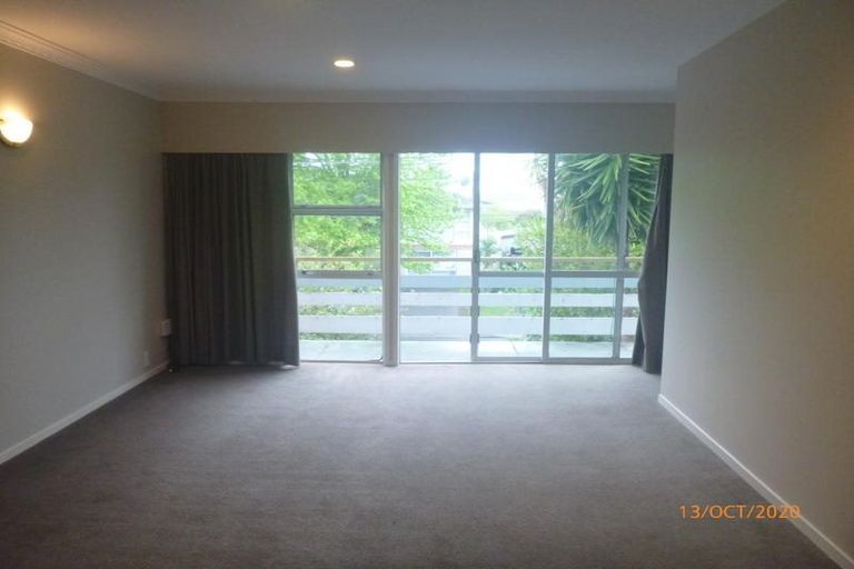 Photo of property in 2/1b Divich Avenue, Te Atatu South, Auckland, 0610