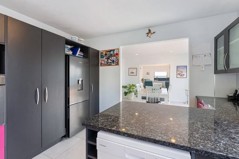 Photo of property in 100b Marine Parade, Otaki Beach, Otaki, 5512