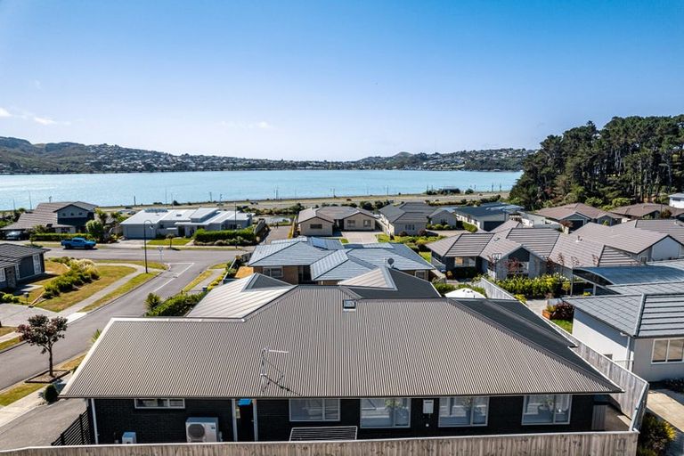 Photo of property in 5 Margaret Shields Avenue, Aotea, Porirua, 5024