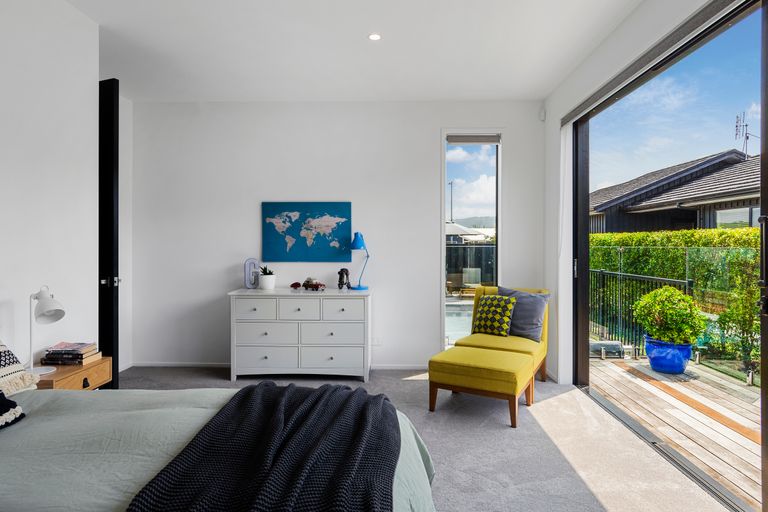 Photo of property in 16 Awanui Crescent, Matakana, 0985