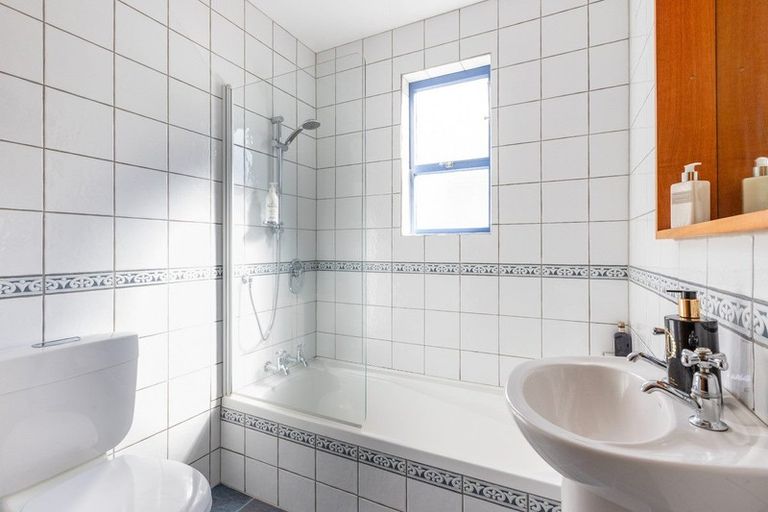 Photo of property in 16 Bellevue Avenue, Wellsford, 0900