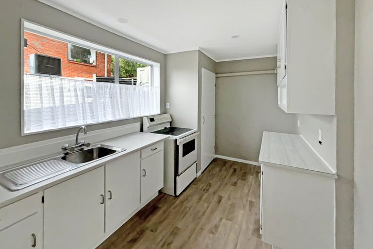 Photo of property in 6/77 West Coast Road, Glen Eden, Auckland, 0602