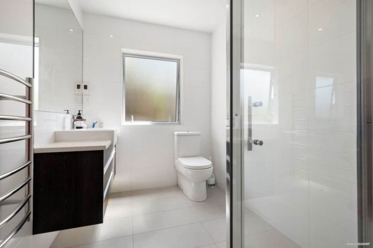 Photo of property in 15 Sawyers Lane, Silverdale, 0932