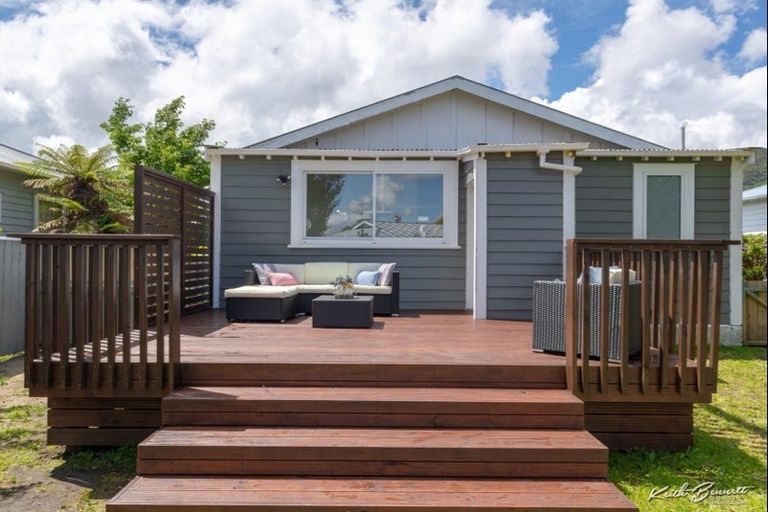 Photo of property in 50 York Street, Moera, Lower Hutt, 5010