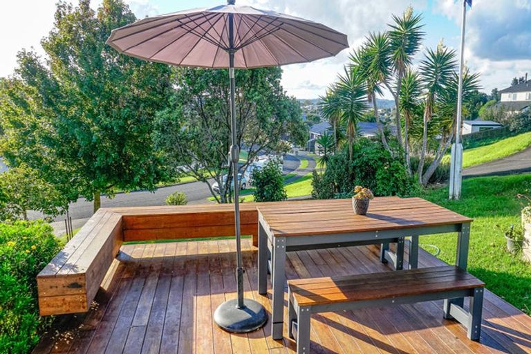 Photo of property in 35 Esther Place, Red Beach, 0932