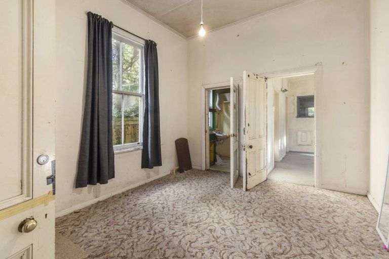 Photo of property in 18 Talavera Terrace, Kelburn, Wellington, 6012