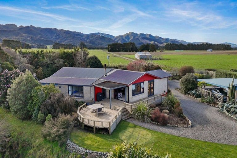 Photo of property in 645 Matarawa Road, Dalefield, Carterton, 5791