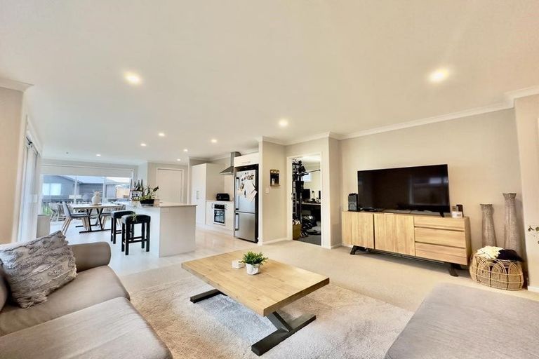 Photo of property in 124 Union Drive, Papamoa, 3118